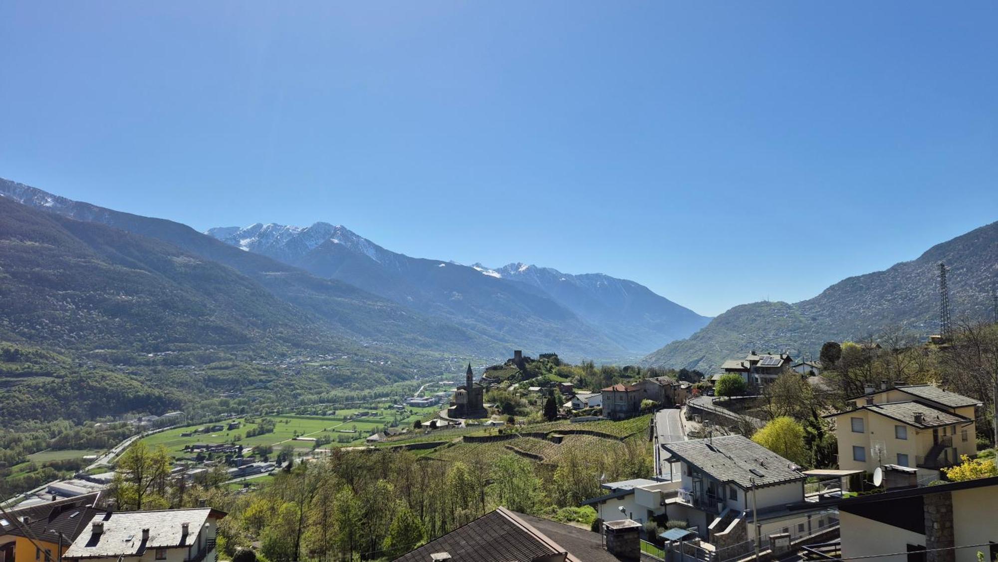 Typical Apartment In Valtellina Sondrio Luaran gambar